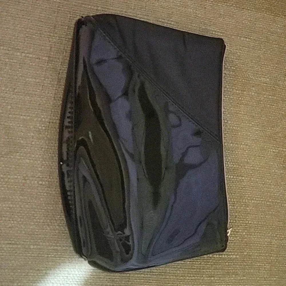 Ysl Parfume Clutch Patent Leather View 5